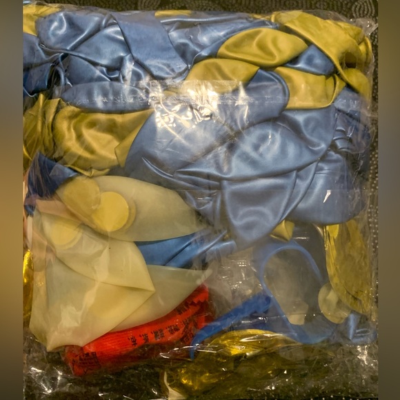 New - 142 pc Balloon Garland Arch Party Kit Metallic Blue and Gold Confetti - Picture 5 of 9